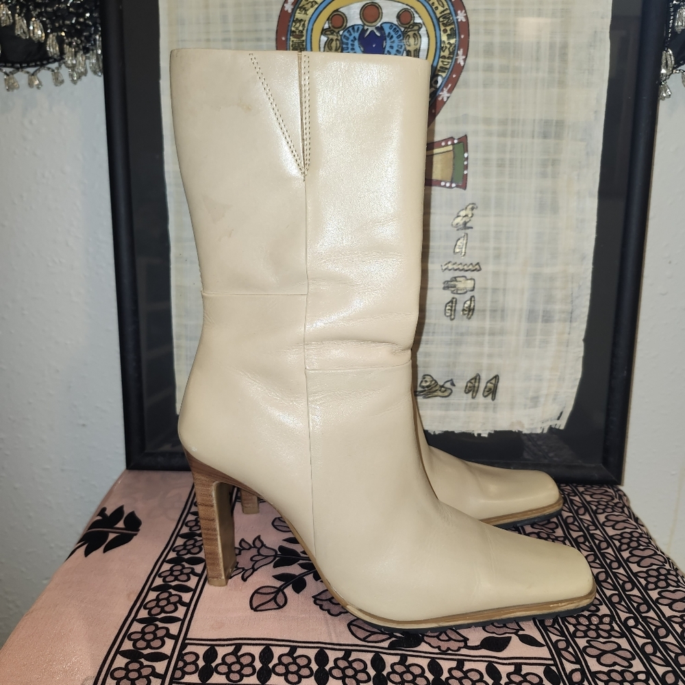 Bruno Valenti Cream Heeled Boot